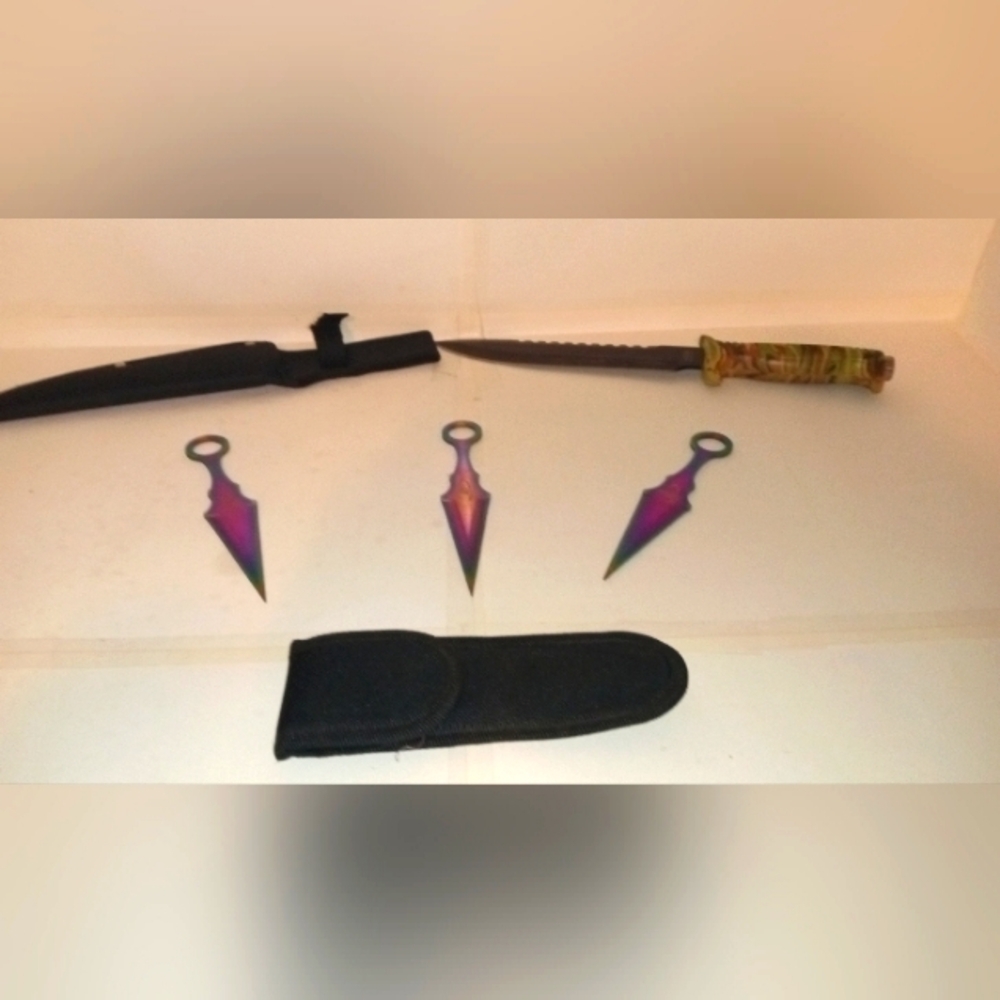 Lot of Collector Knives (1) 8" Frost 🗡️ & (3) 4" Aeroblades throwing 🗡️'s